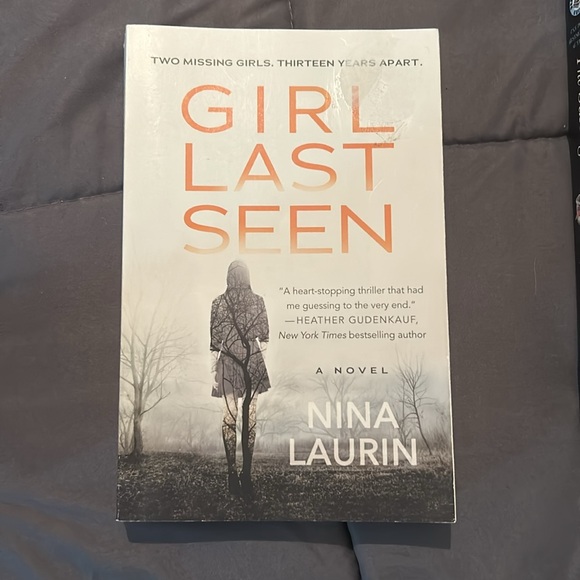 Assorted books - Picture 2 of 7